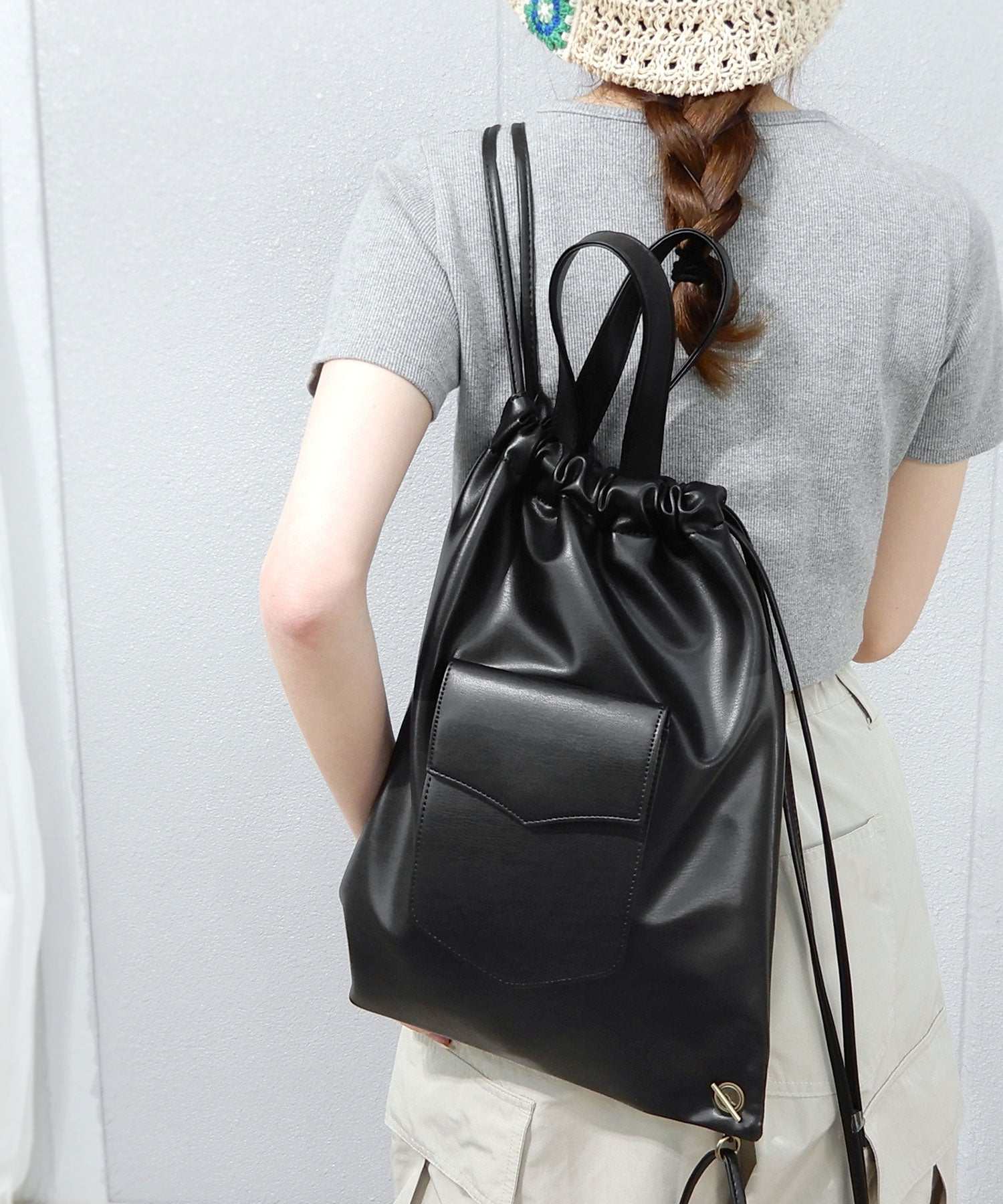 ミニア minia フェイクレザーナップ,ブラック(PU)