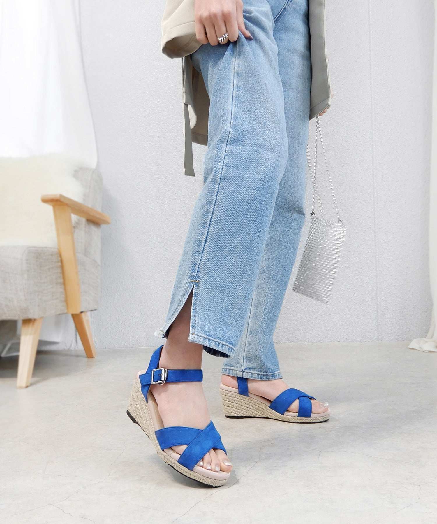 ミニア minia ジュートウェッジクロスサンダル,ブルー(スエード調)