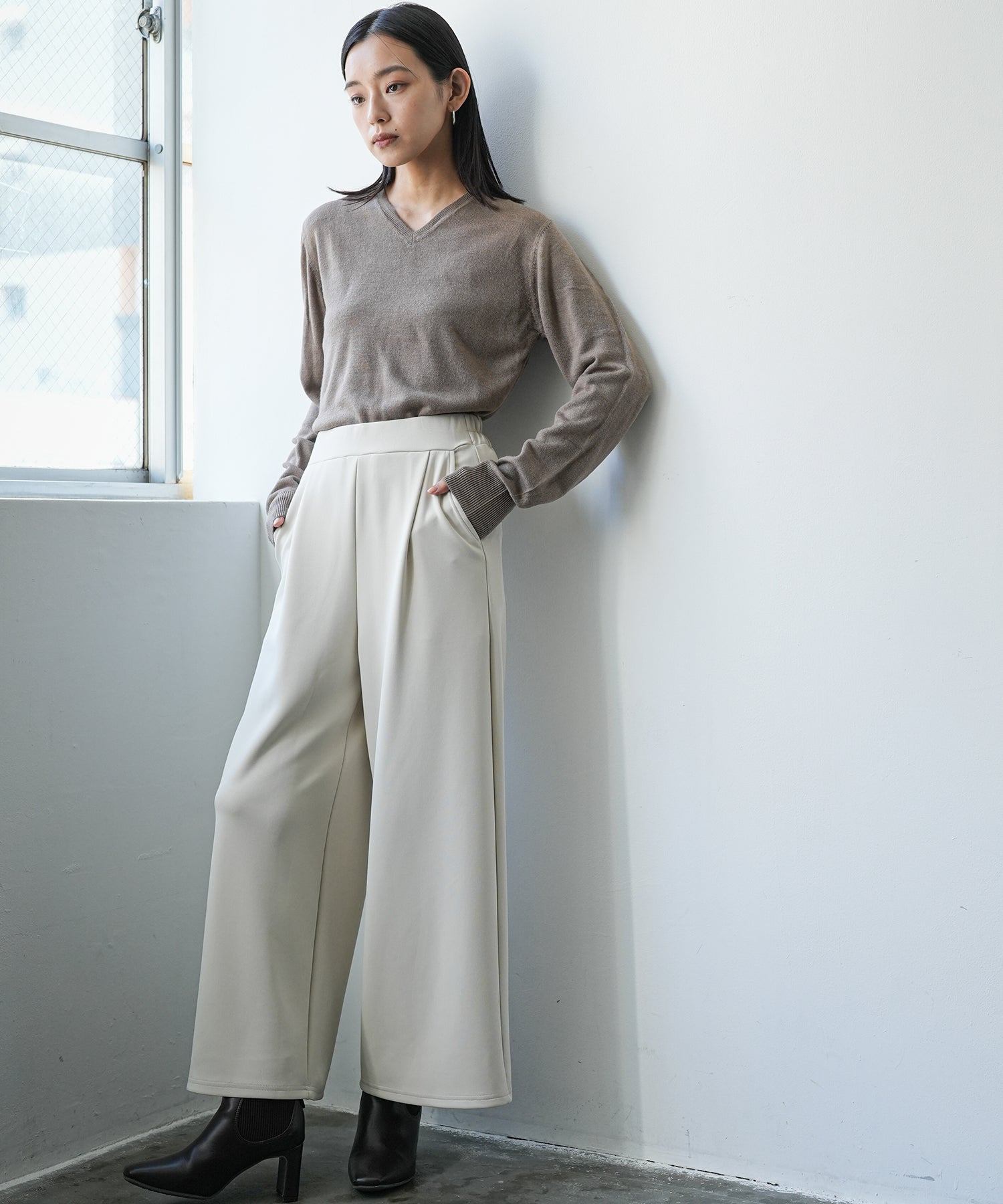 mili an deni Cashmere touch V-neck knit sweater