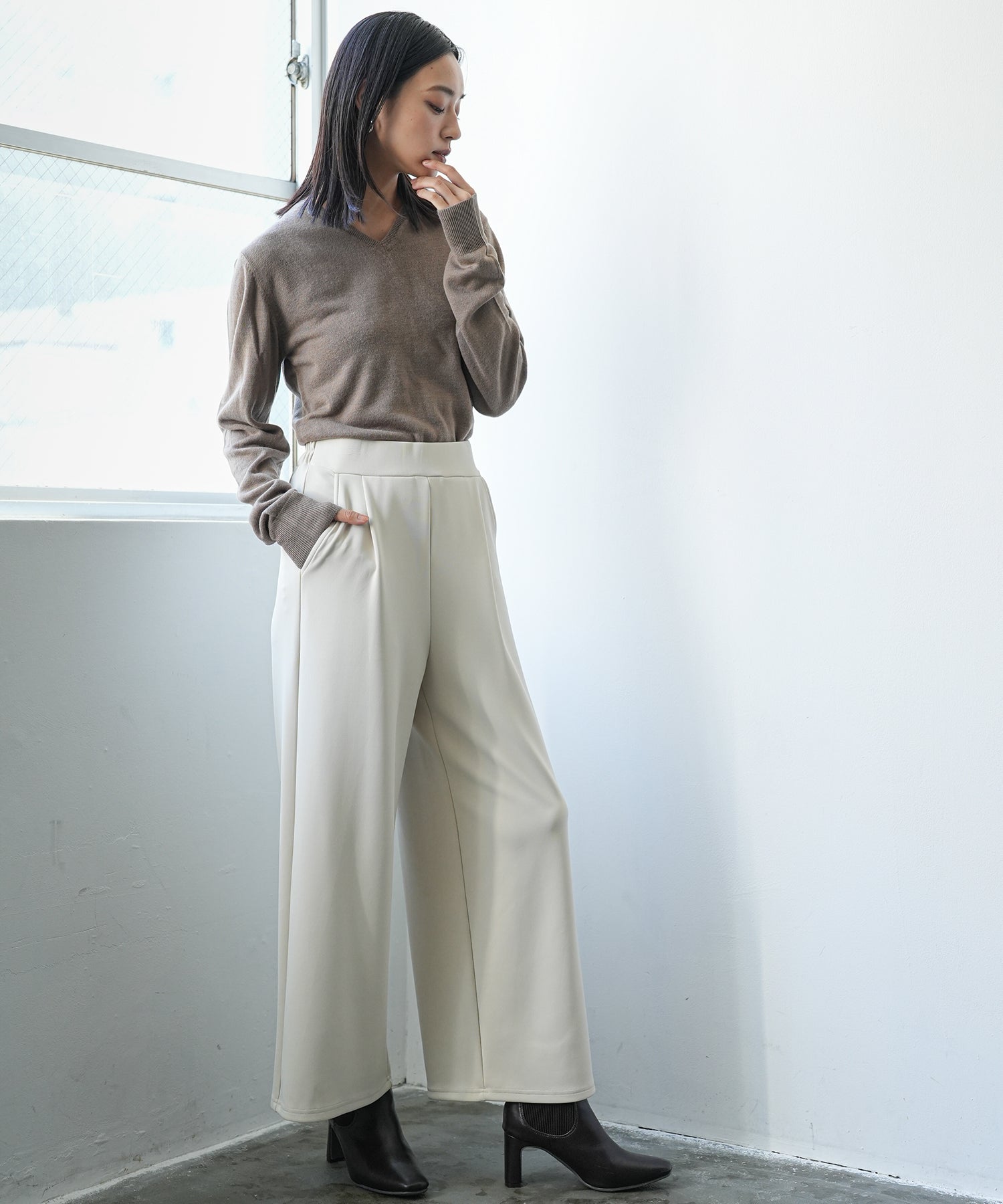 mili an deni Cashmere touch V-neck knit sweater