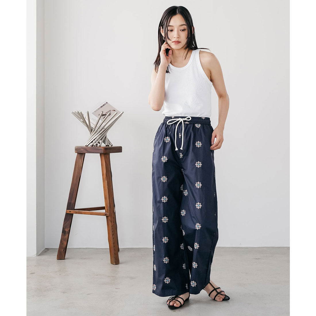 ミリアンデニ mili an deni ネイティブ刺繍イージーワイドパンツ (NV) NV
