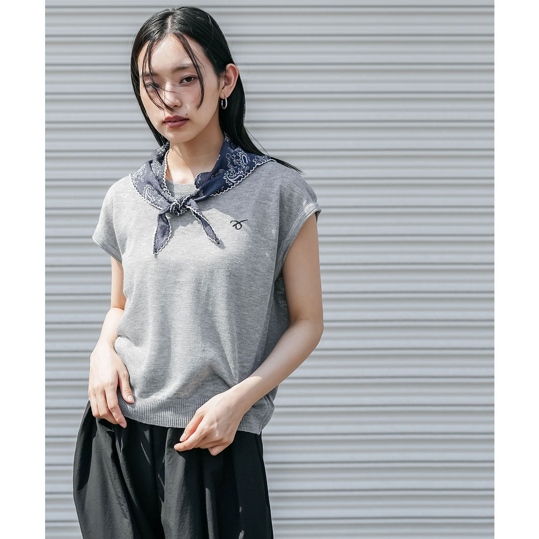 ミリアンデニ mili an deni バンダナスカーフ付き半袖ニットトップス (GRY) GRY