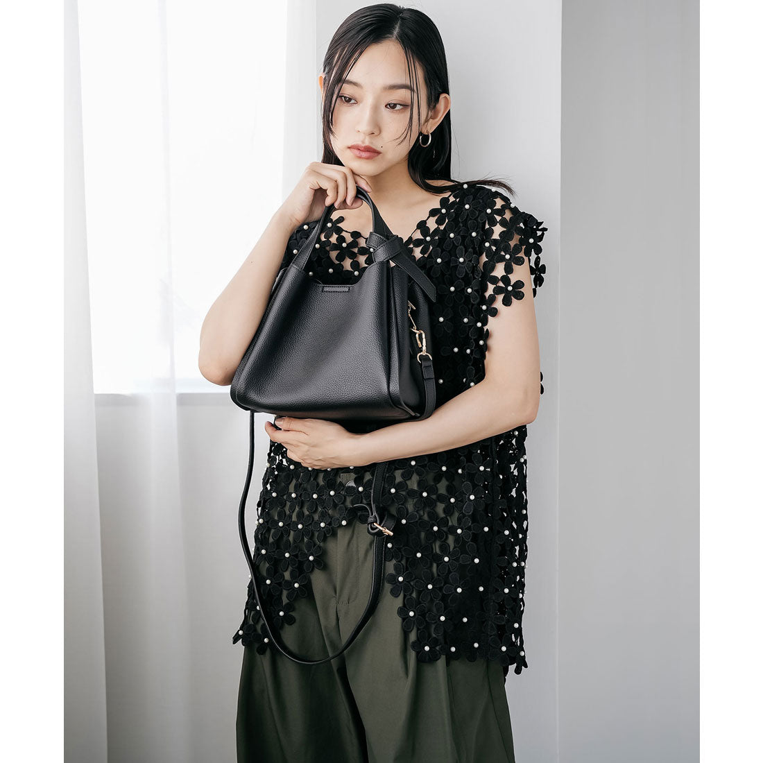 ミリアンデニ mili an deni パール付き花柄レースベスト (BK) BK