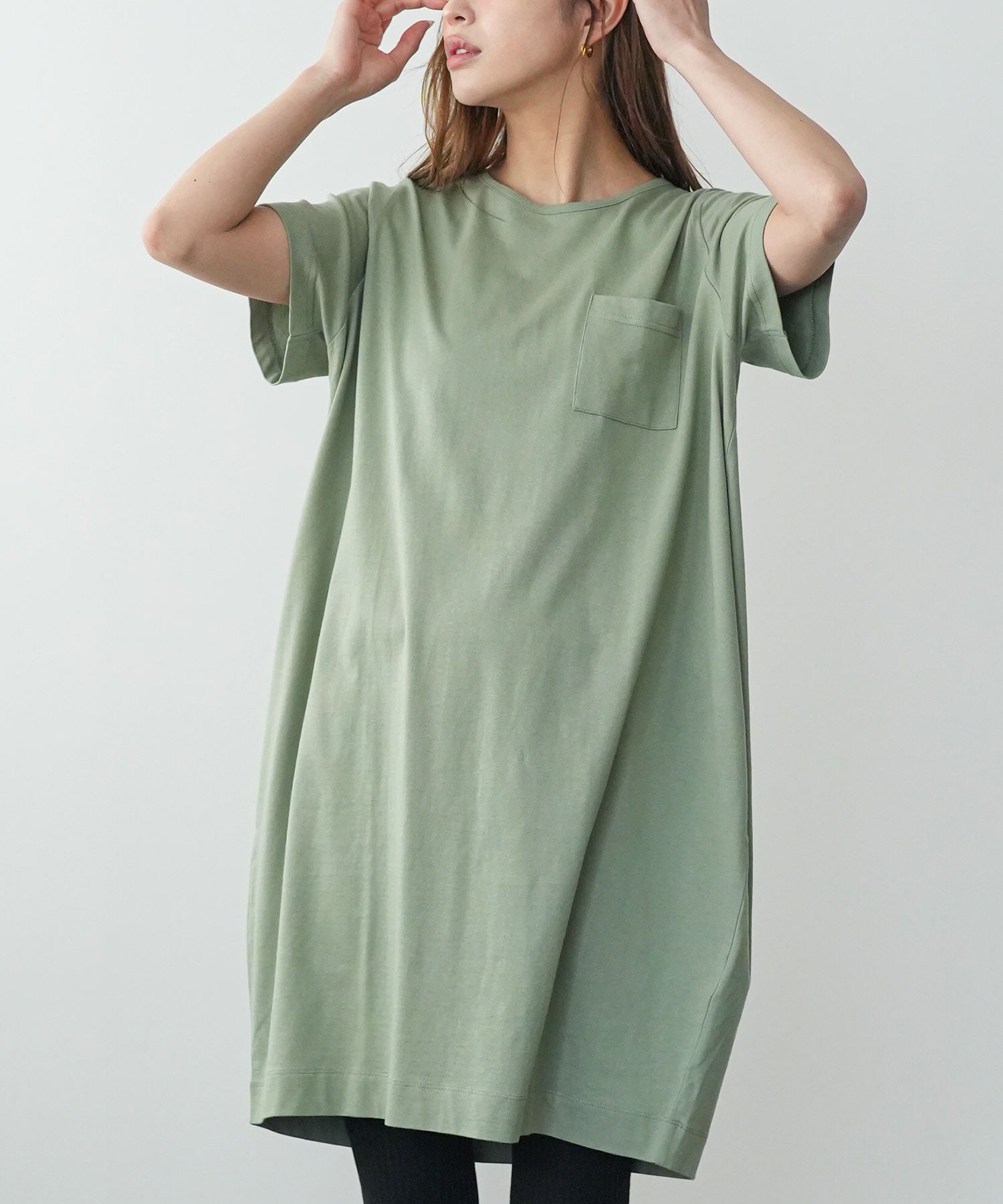 Milandeneni Mili and deni與一個