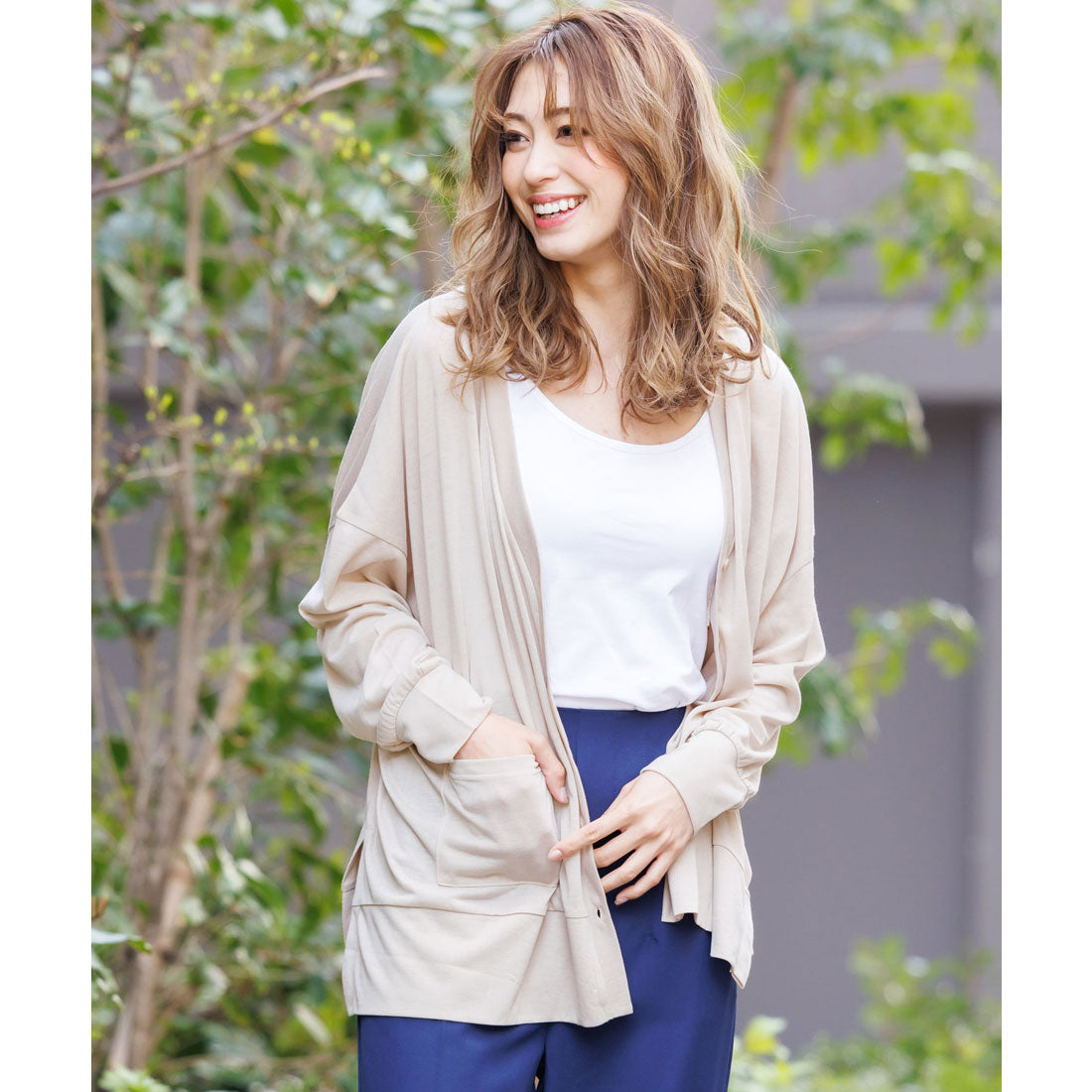 ミリアンデニ mili an deni UVサイドスリットVネックカーディガン