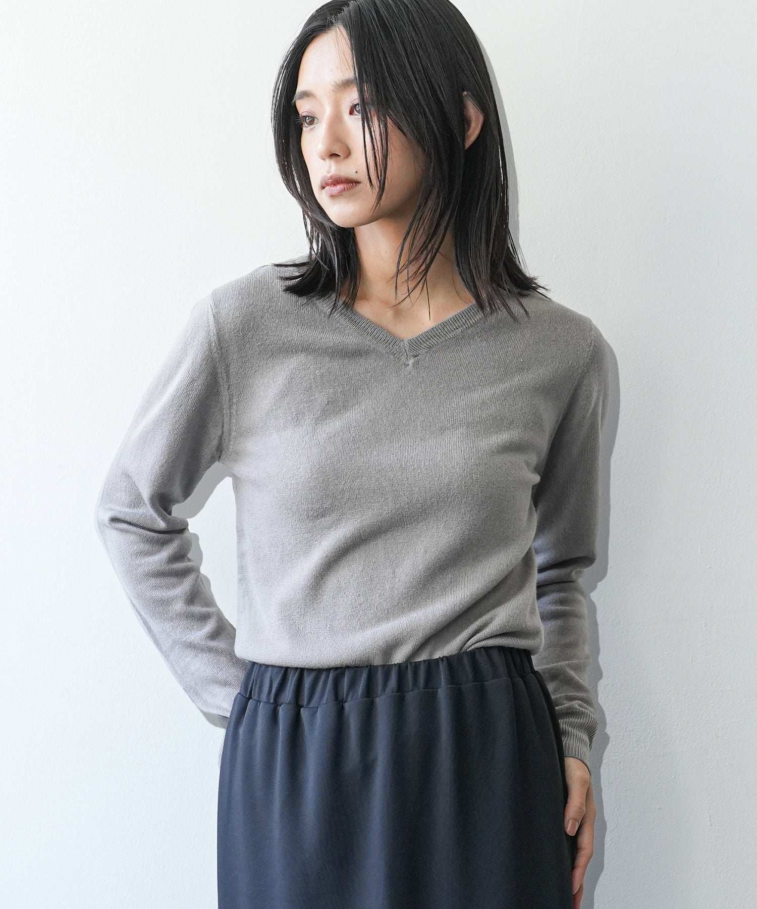 mili an deni Cashmere touch V-neck knit sweater