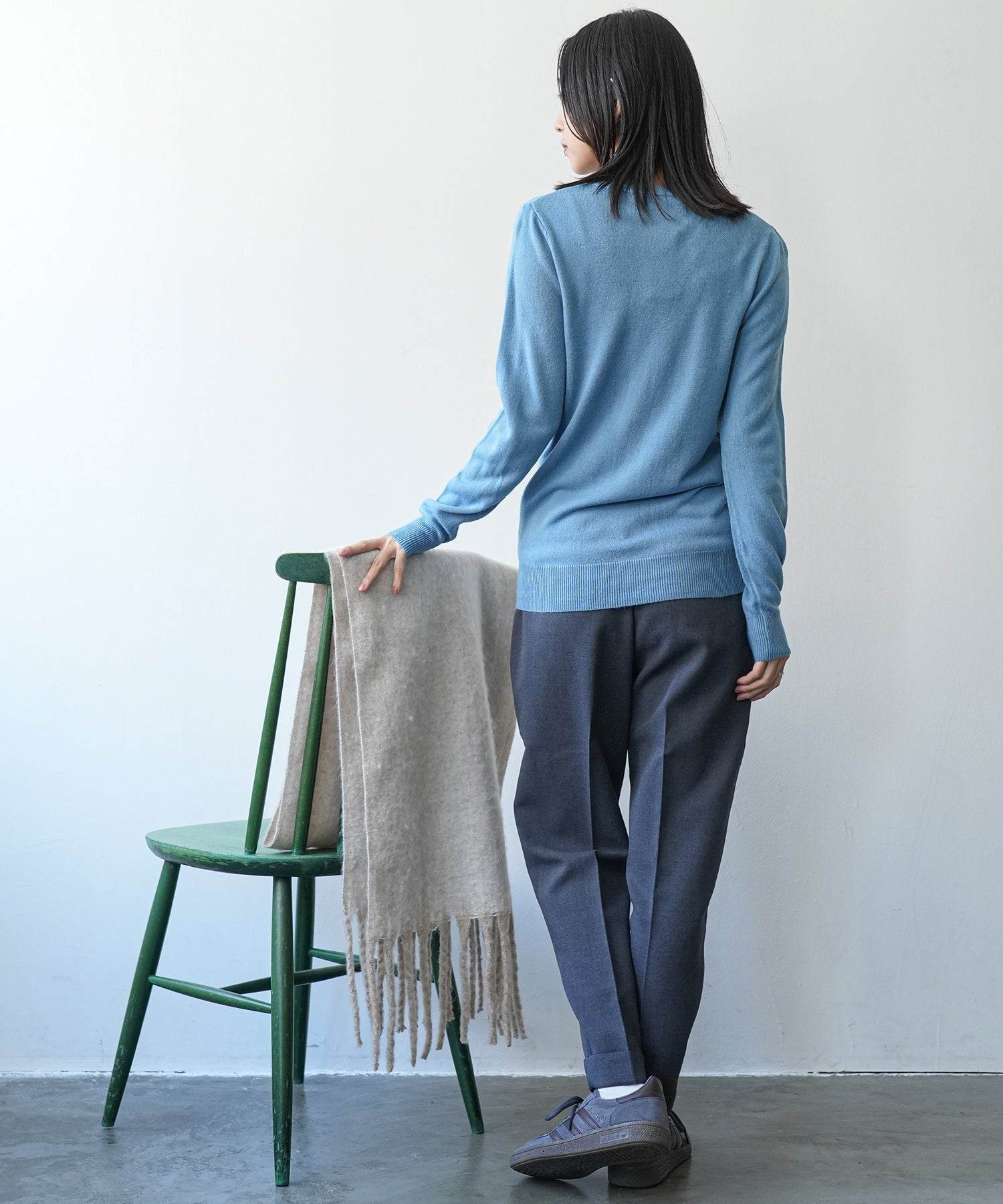 mili an deni Cashmere touch V-neck knit sweater