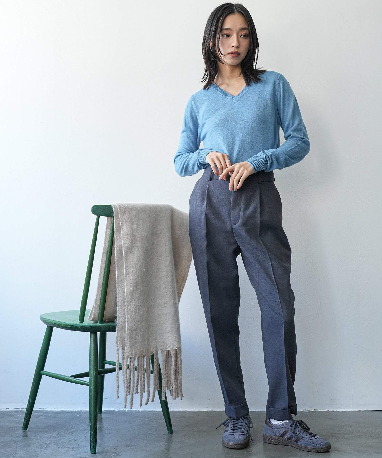 mili an deni Cashmere touch V-neck knit sweater