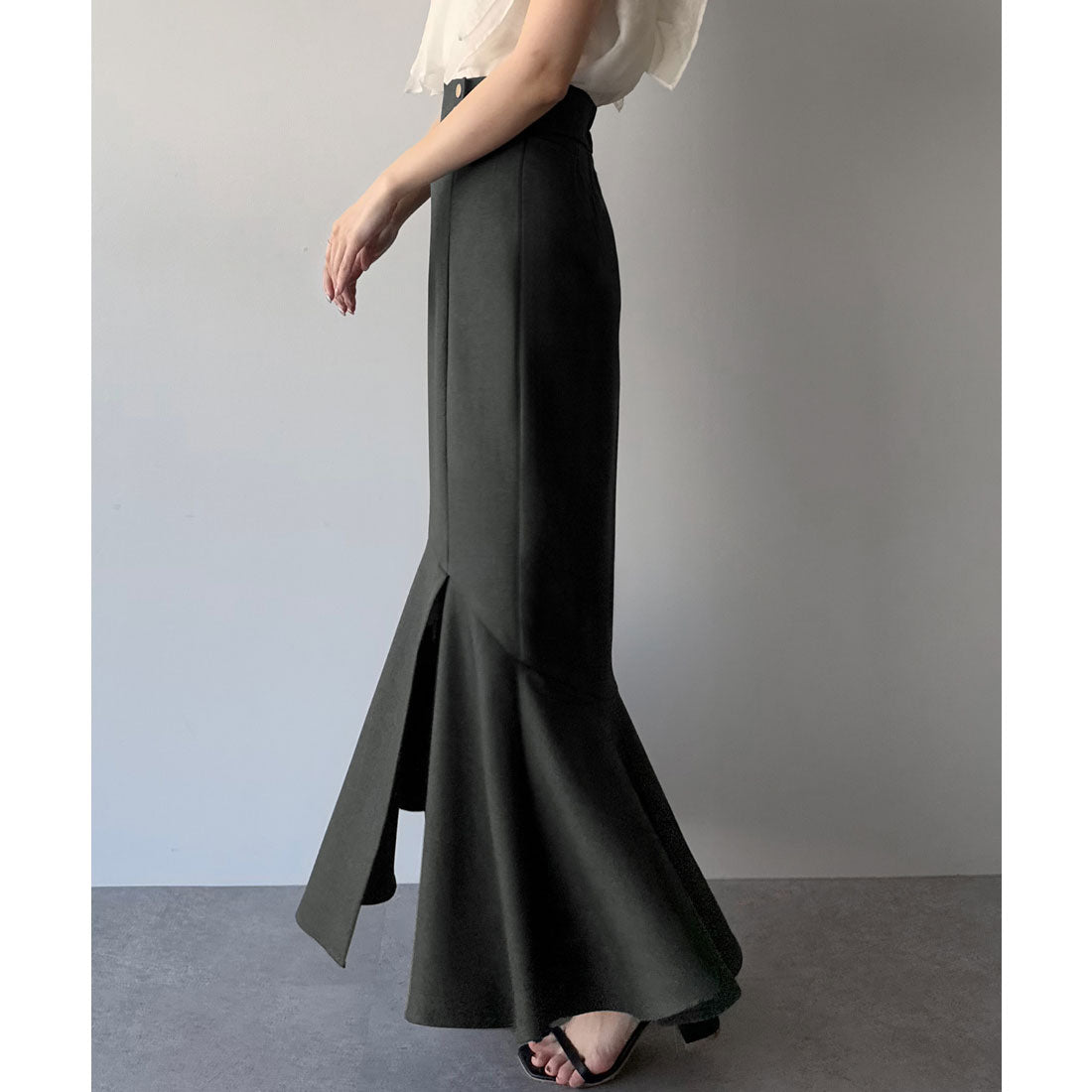 ミピアール mipiarl mipiarl 前スリットゴールドボタンマーメイドスカート (チャコール) チャコール