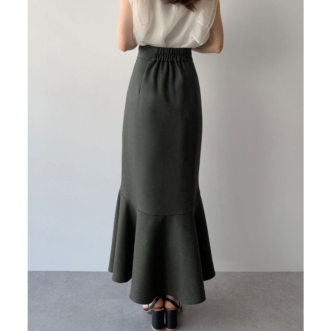 ミピアール mipiarl mipiarl 前スリットゴールドボタンマーメイドスカート (チャコール) チャコール