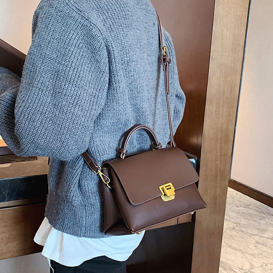 ショルダーバッグ レディース 斜め掛け ブラウン