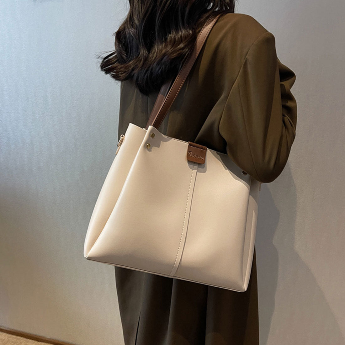 ショルダ ーバッグ 大容量 トートバッグ,アイボリー