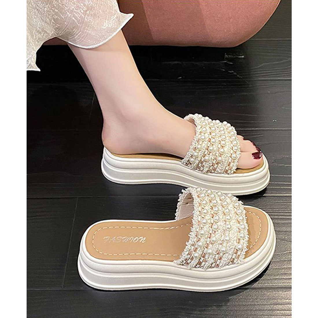 厚底サンダル パール付きフラットサンダル ブラック