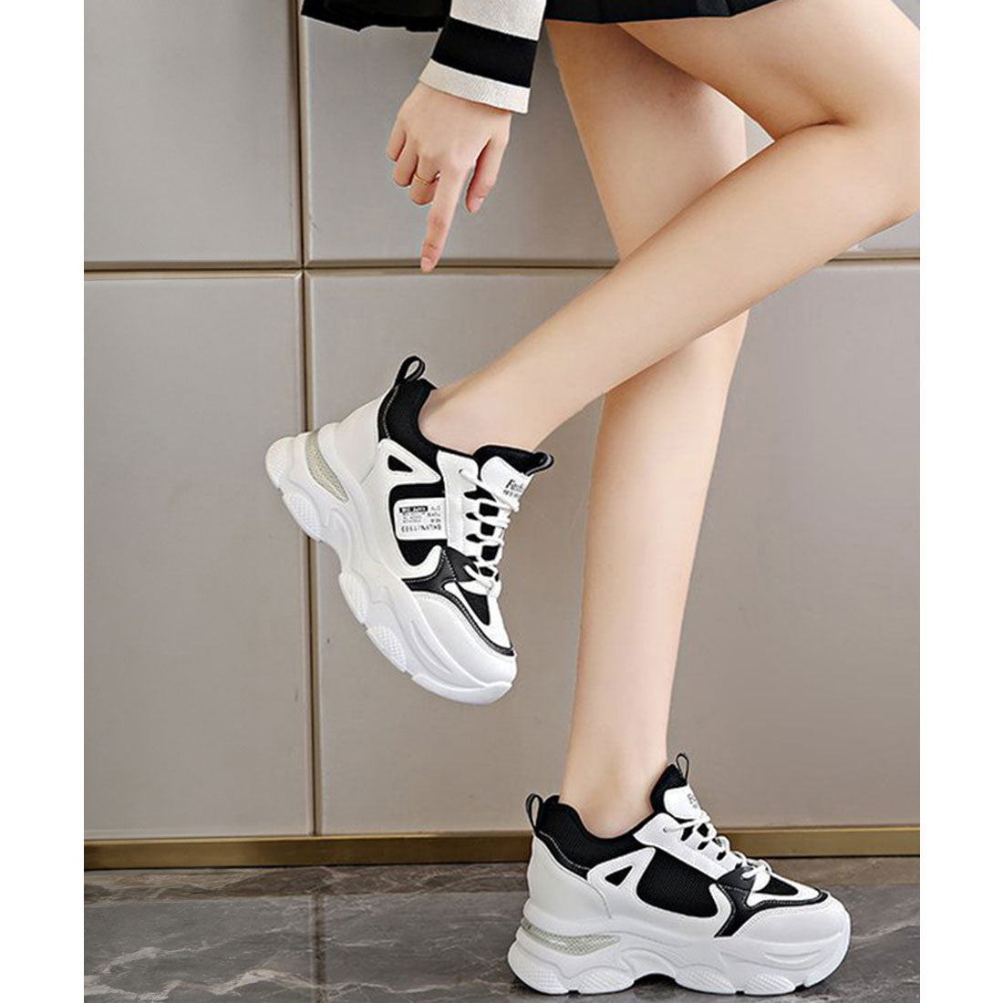 厚底ダッドスニーカー ボリューム感 美脚