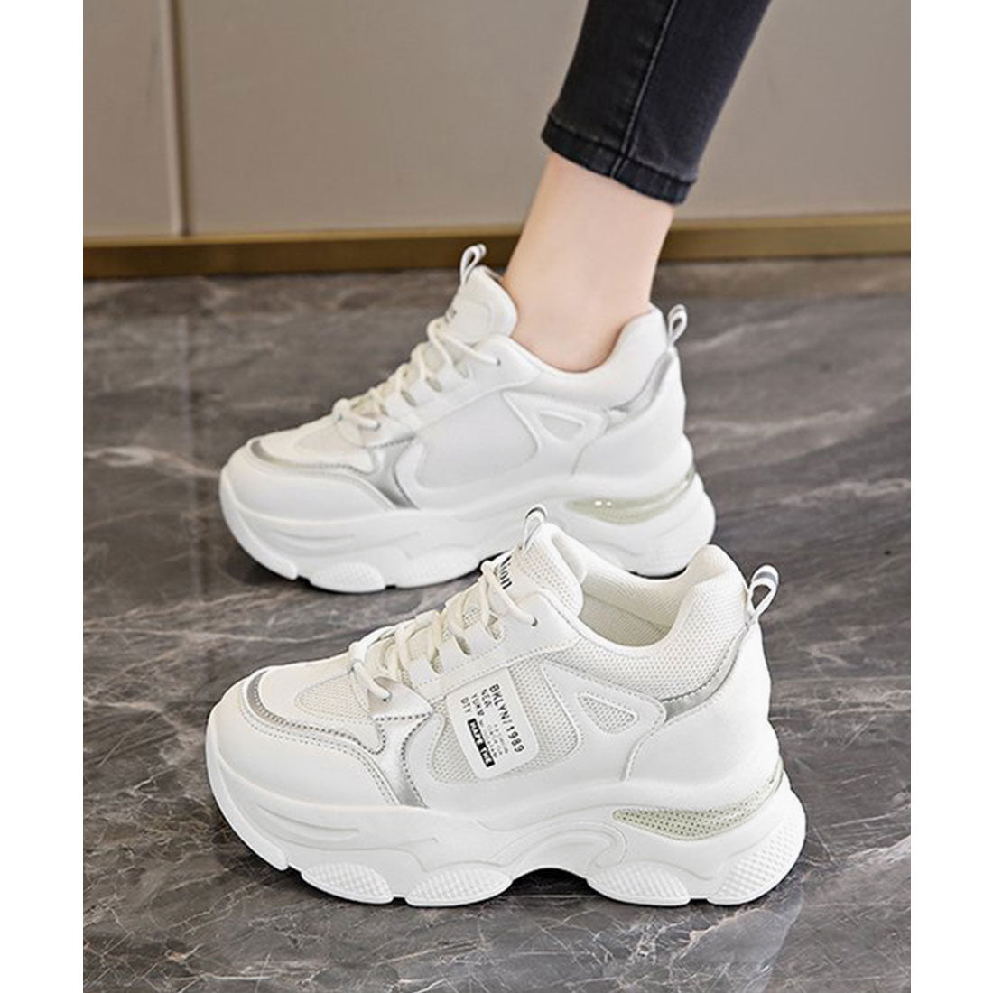 厚底ダッドスニーカー ボリューム感 美脚