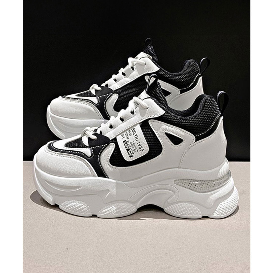 厚底ダッドスニーカー ボリューム感 美脚