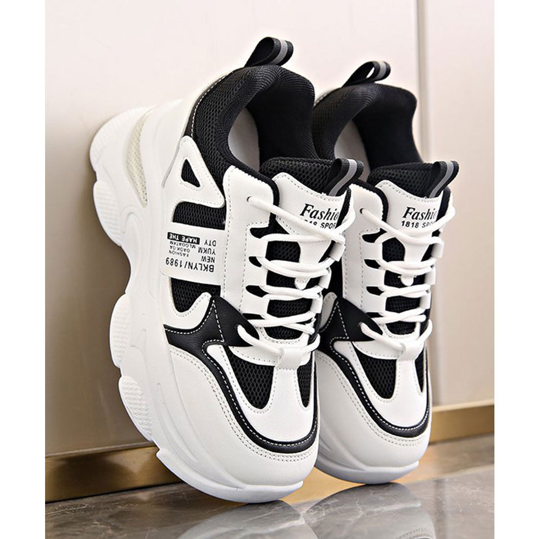 厚底ダッドスニーカー ボリューム感 美脚