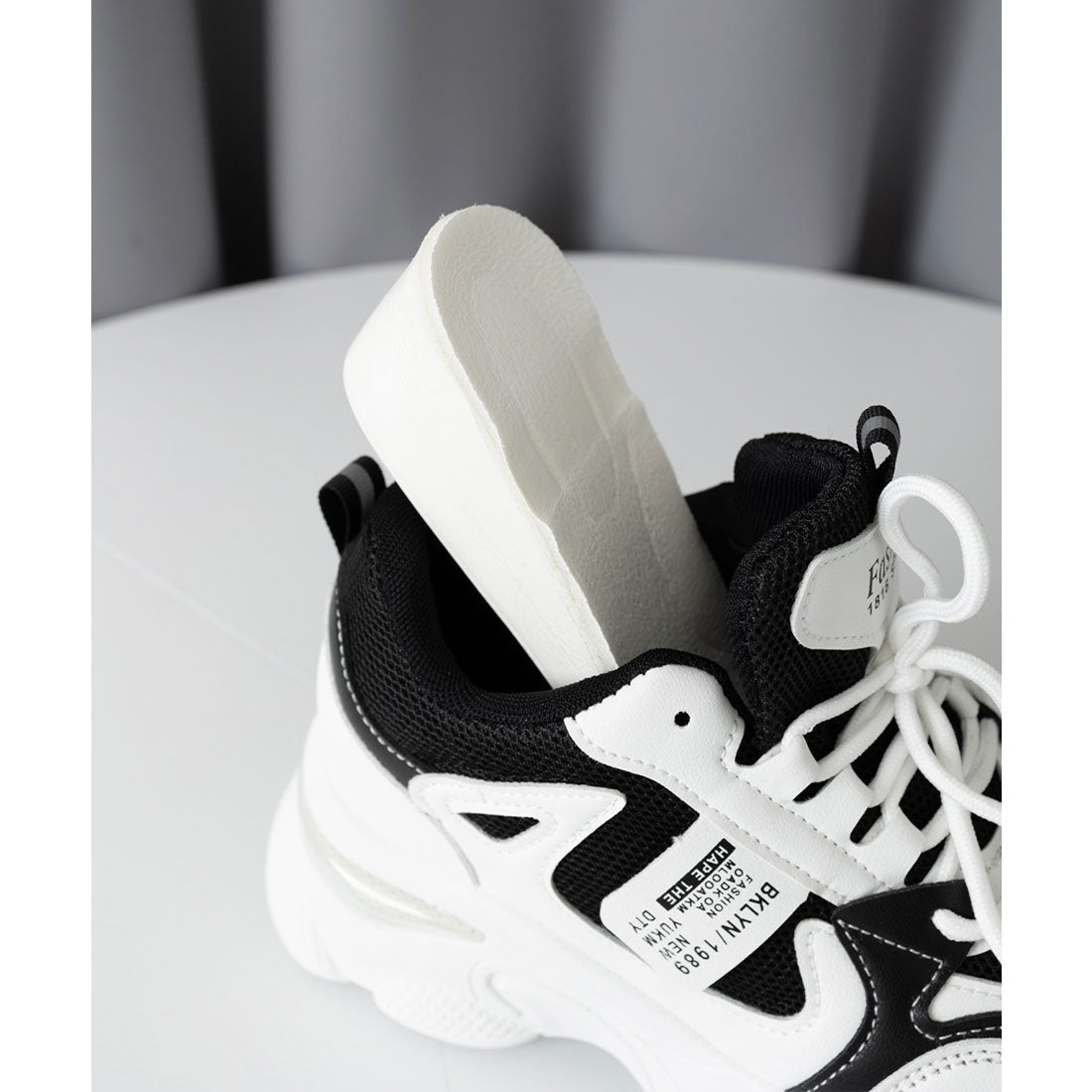 厚底ダッドスニーカー ボリューム感 美脚