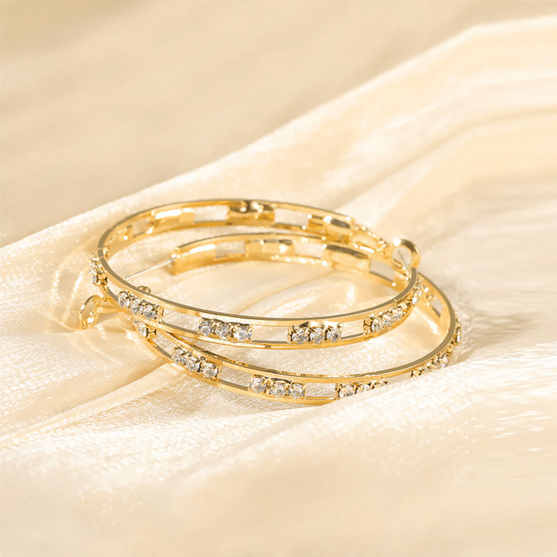 キラキラピアスサークル人気アクセサリー ゴールド