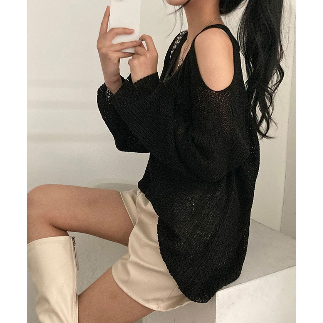 Shoulder-exposing knit women's V-neck