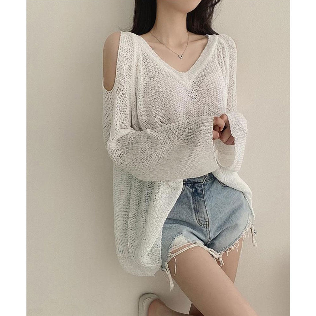 Shoulder-exposing knit women's V-neck