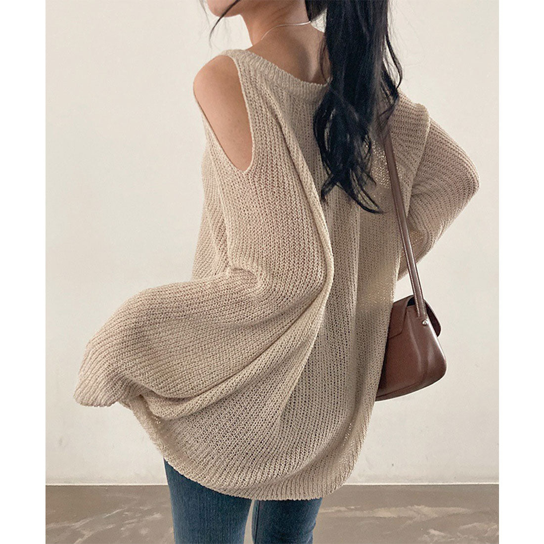 Shoulder-exposing knit women's V-neck