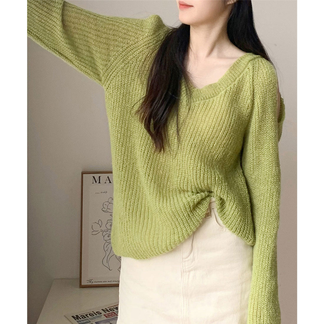 Shoulder-exposing knit women's V-neck