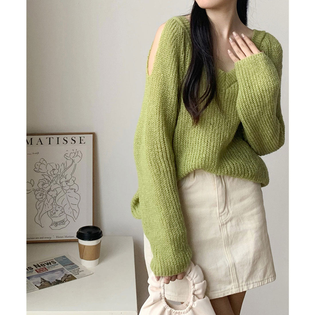 Shoulder-exposing knit women's V-neck