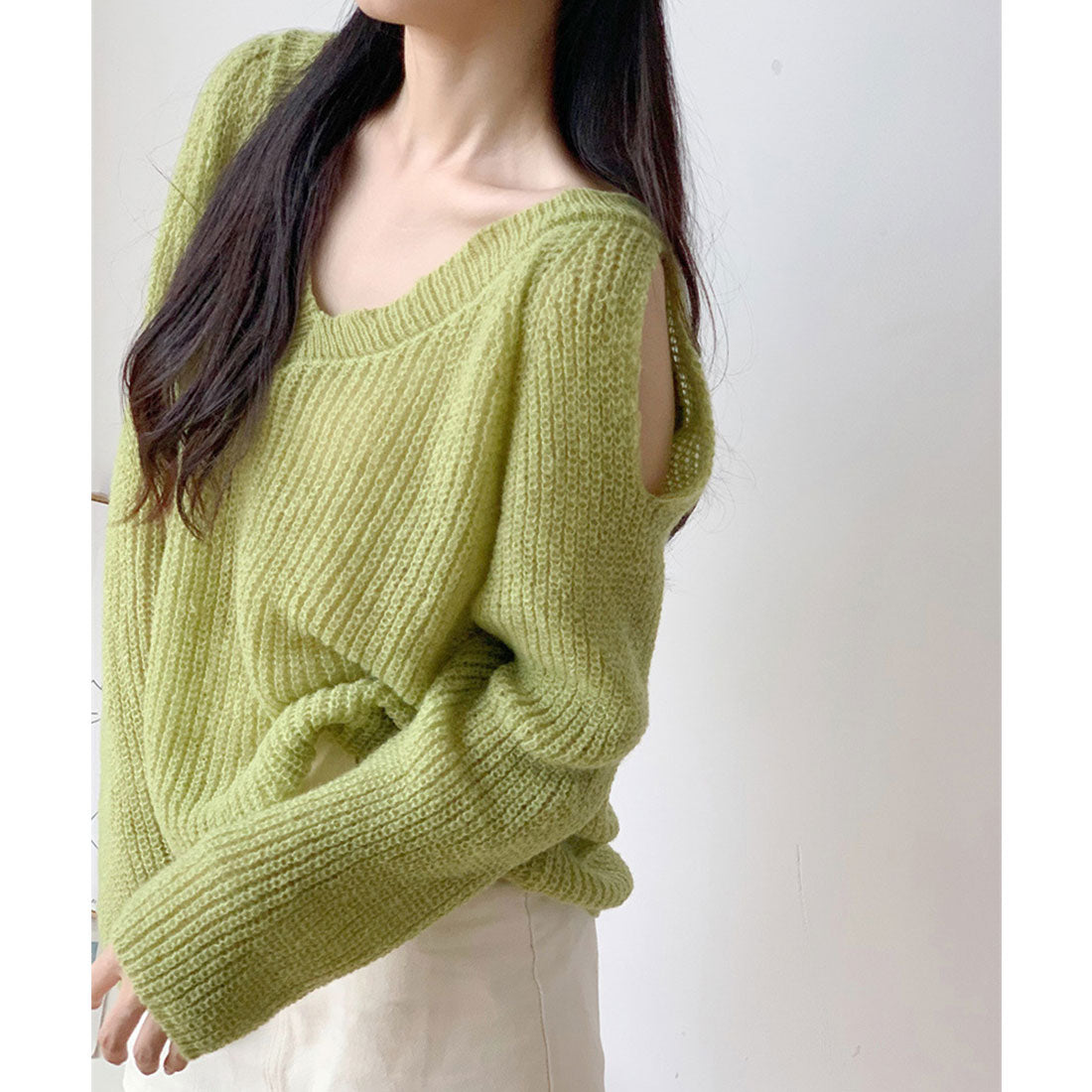 Shoulder-exposing knit women's V-neck