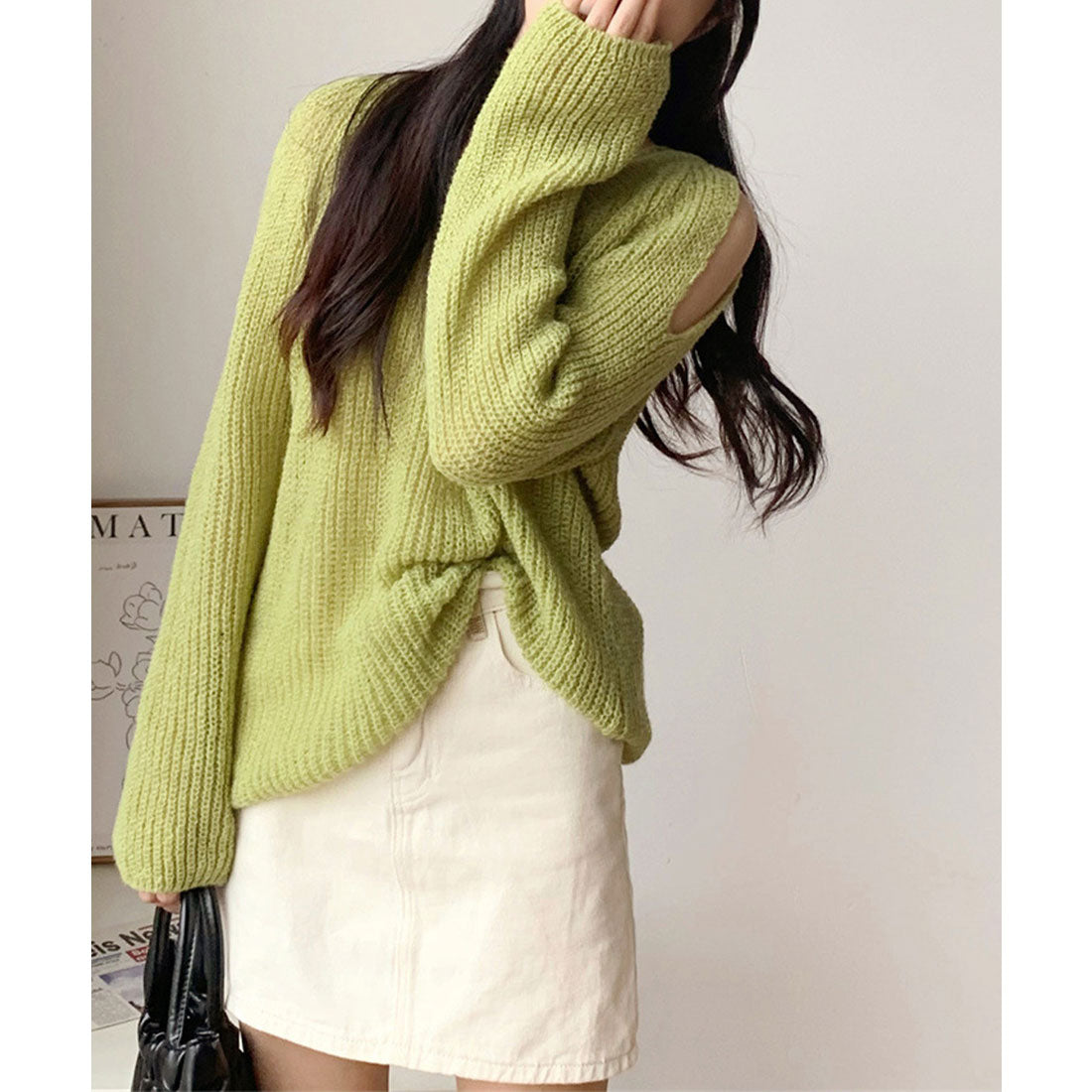 Shoulder-exposing knit women's V-neck