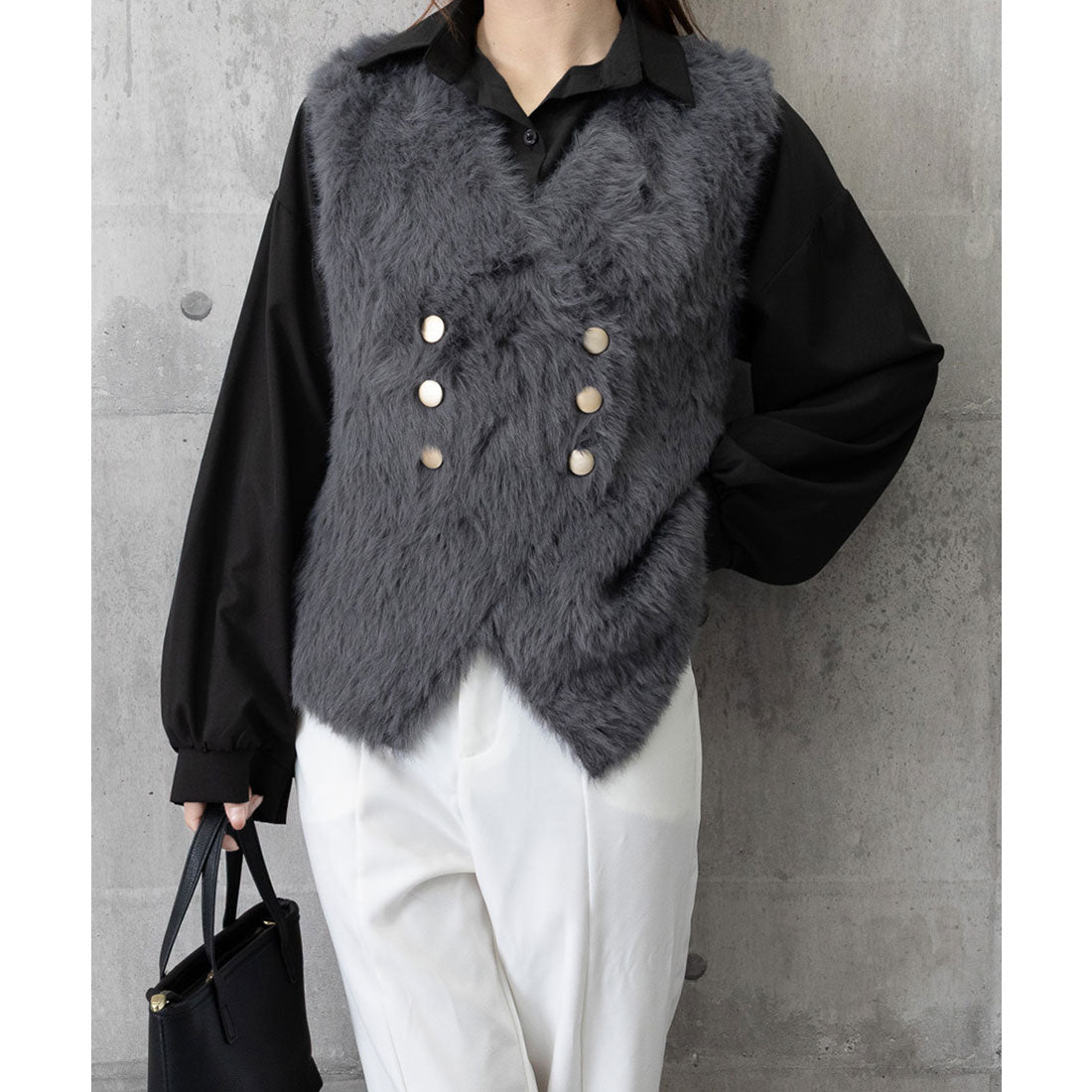 ミニミニストア miniministore ふわふわファーベストVネックニットベスト (ベージュ) ベージュ