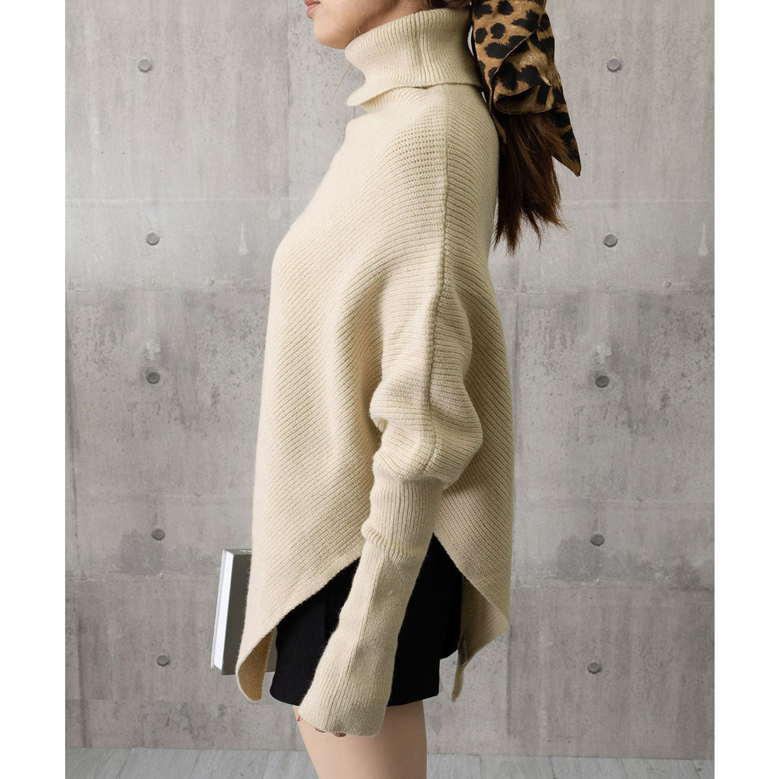 ミニミニストア miniministore ハイネックニットセーター 不規則デザイン (アイボリー) アイボリー