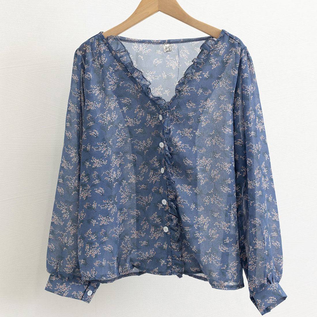 襟フリル シースルー 花柄ブラウス 女性