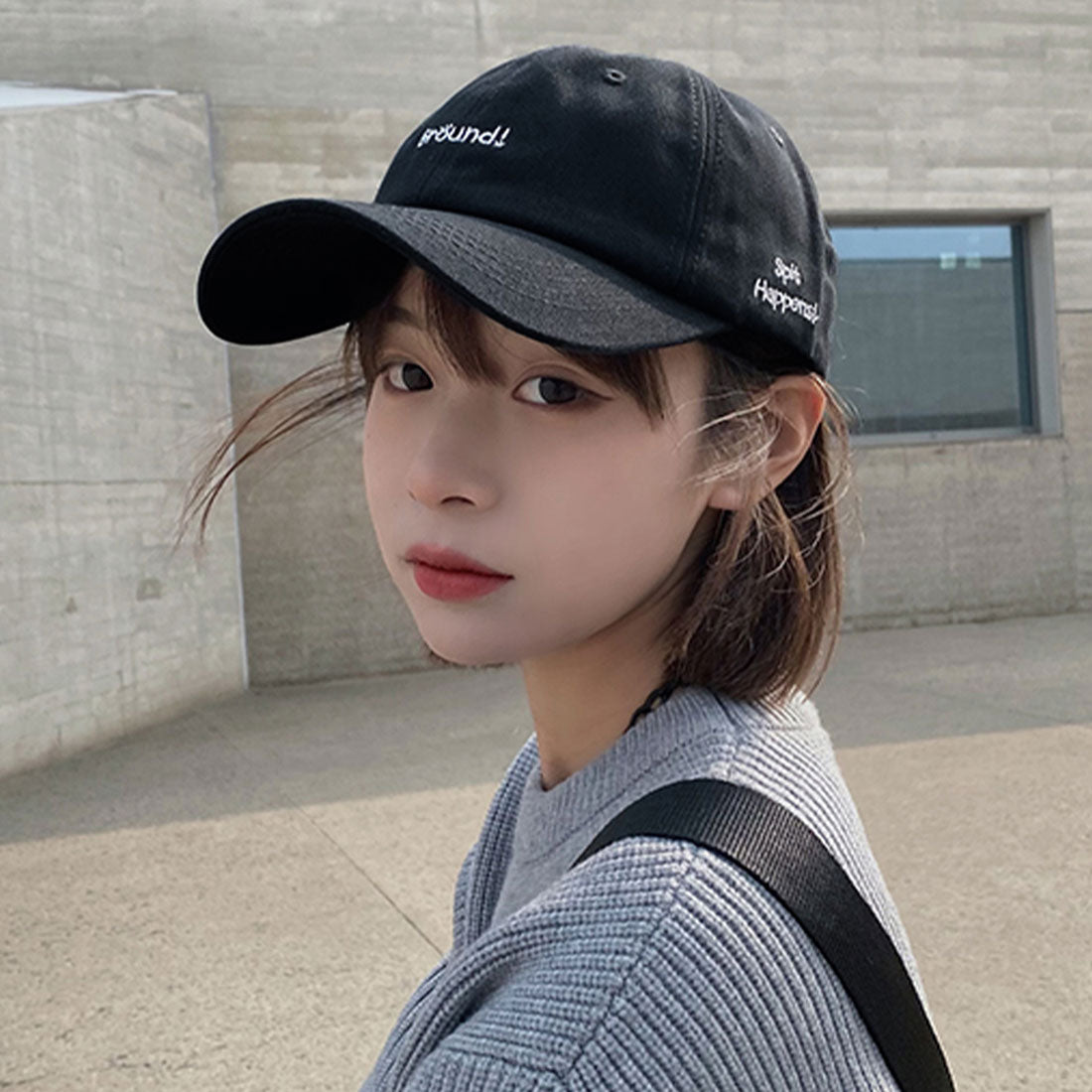 英字ロゴキャップ 刺しゅう 帽子 小顔