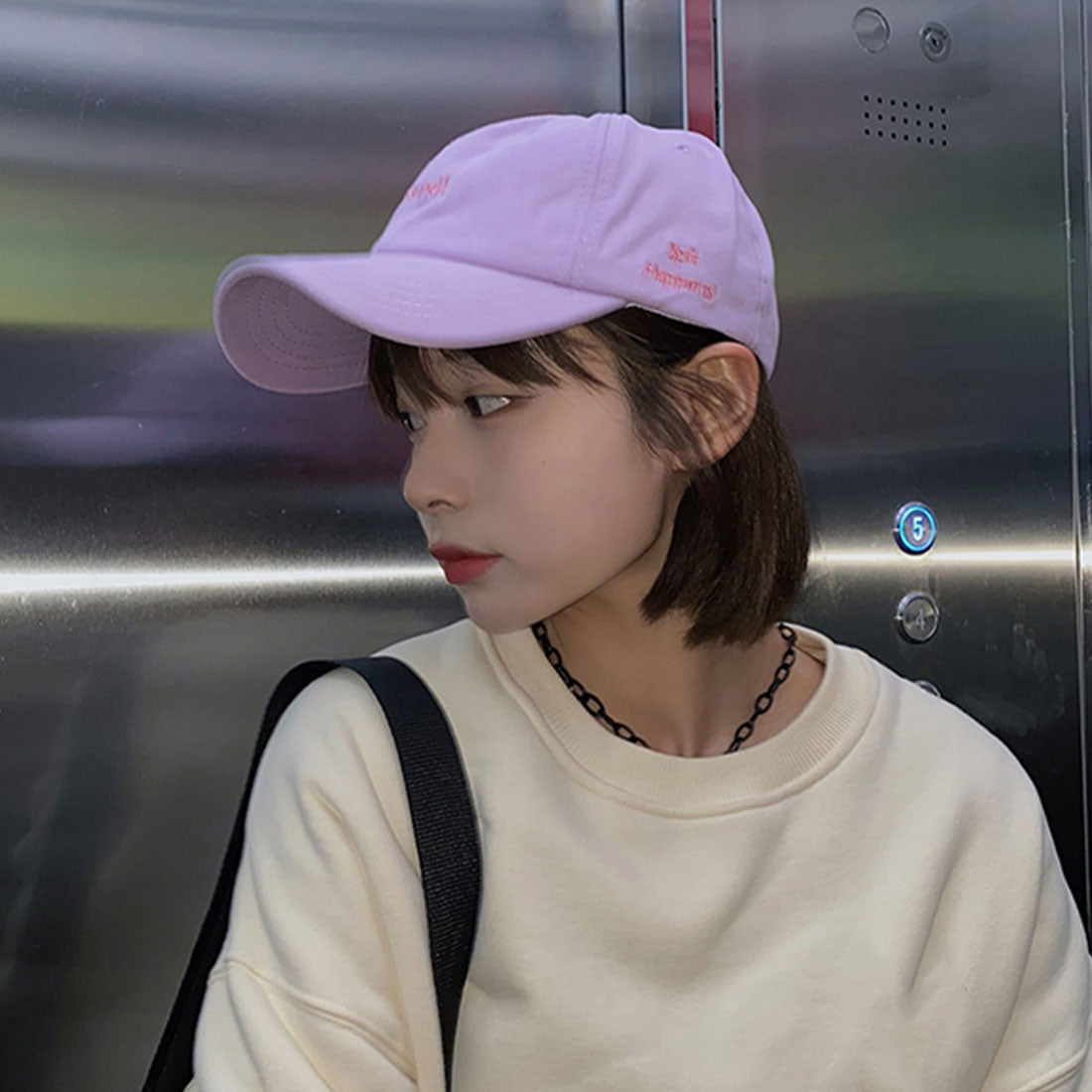 英字ロゴキャップ 刺しゅう 帽子 小顔