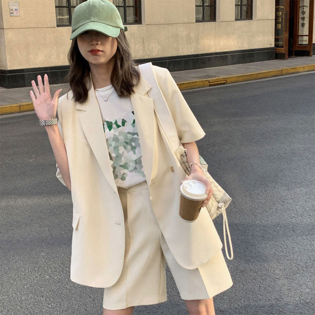 Short sleeve jacket and shorts set for summer