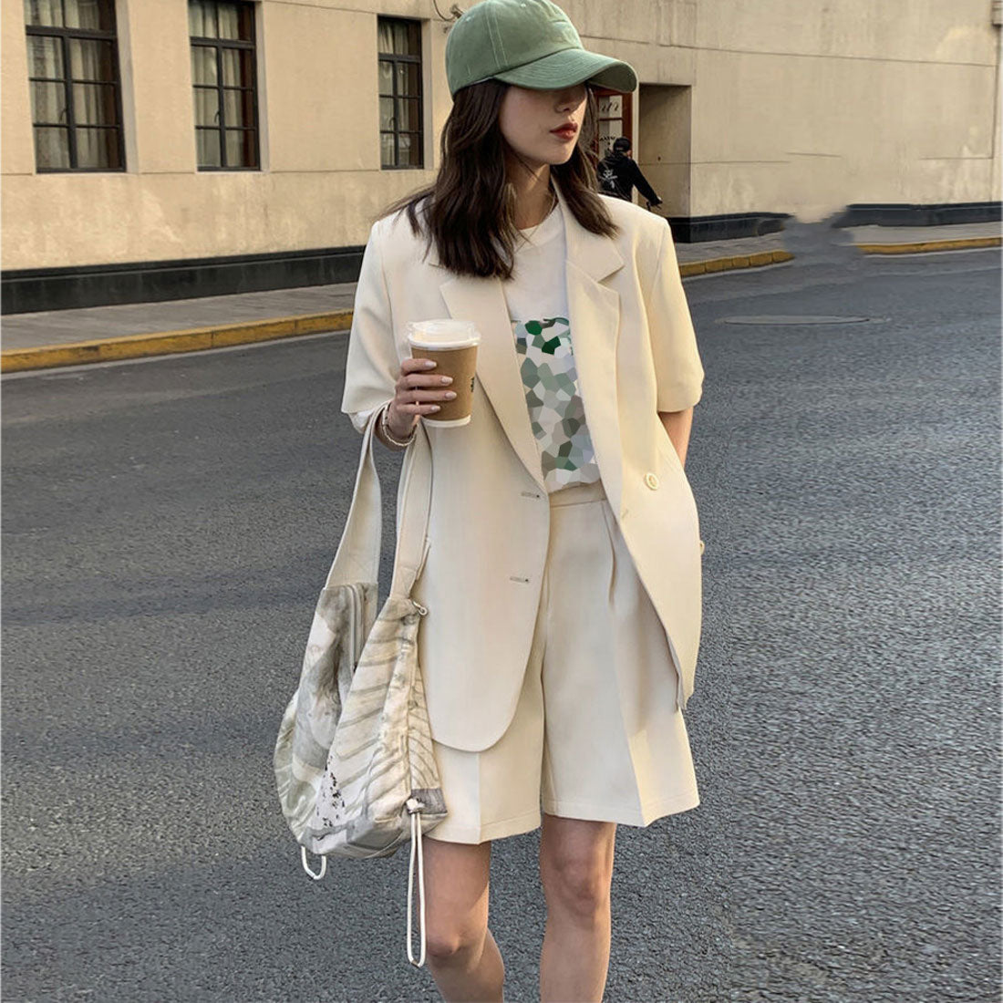 Short sleeve jacket and shorts set for summer