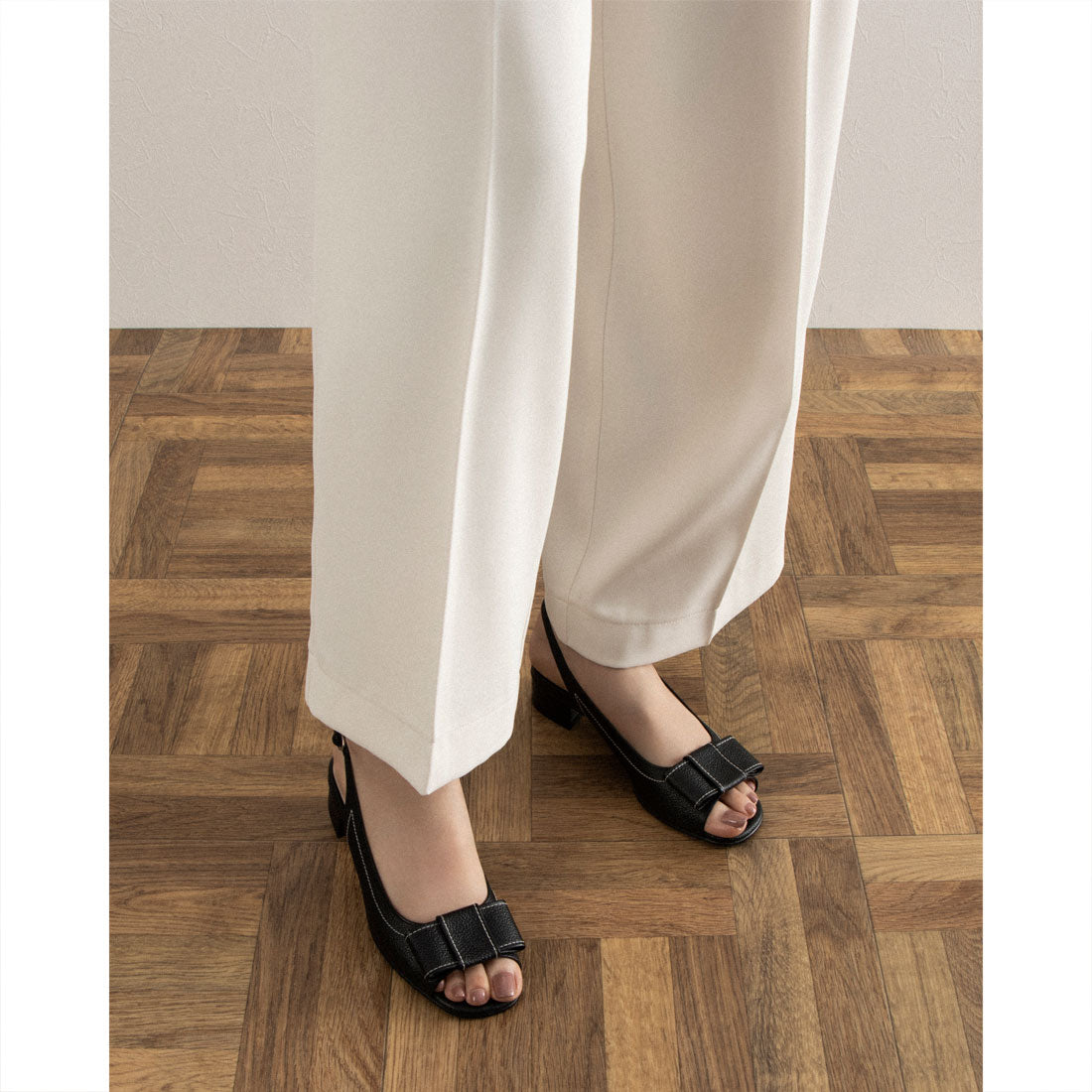MIHAMA Sandals