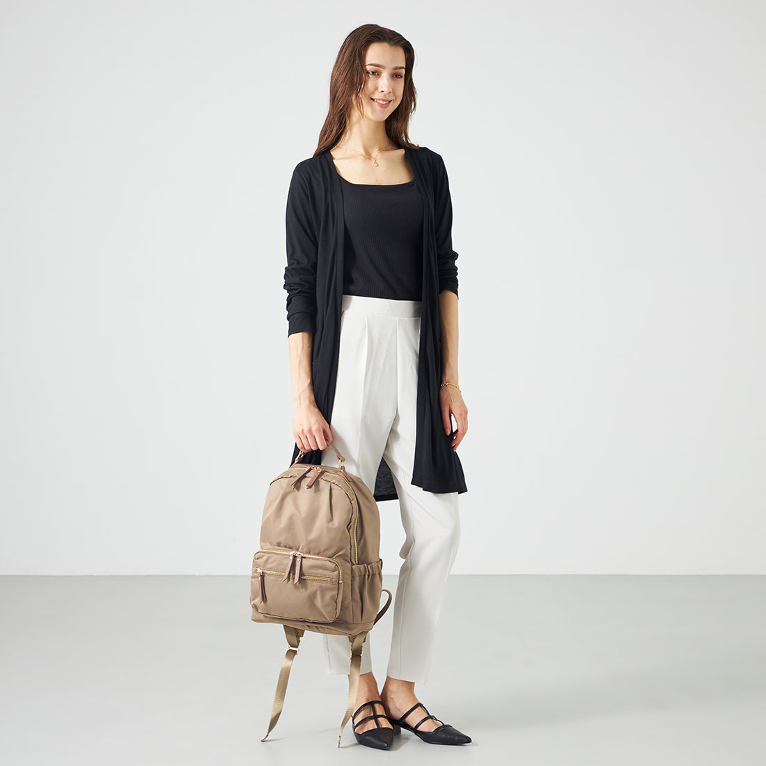 モニカ MONICA 13ポケットナイロンリュック (グレージュ) グレージュ