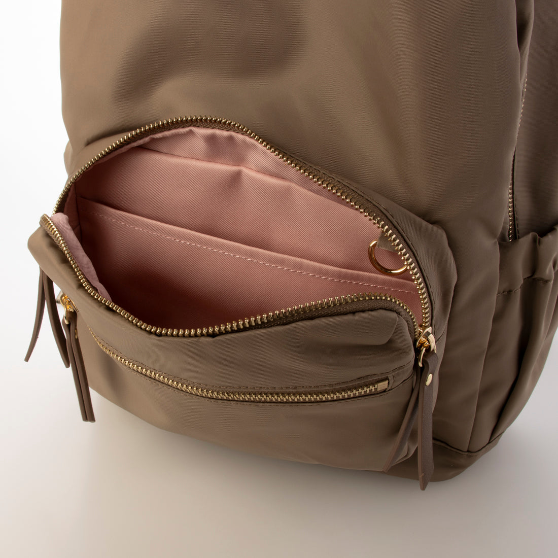 モニカ MONICA 13ポケットナイロンリュック (グレージュ) グレージュ