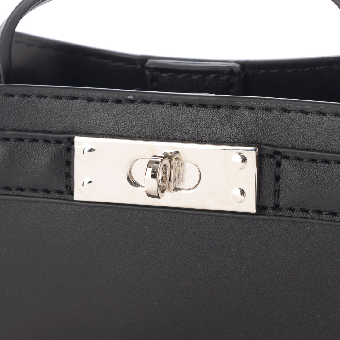 モニカ MONICA マイクロチェーンバッグ (ブラック) ブラック