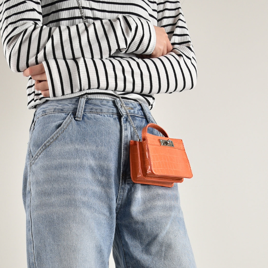 モニカ MONICA マイクロチェーンバッグ (オレンジ) オレンジ