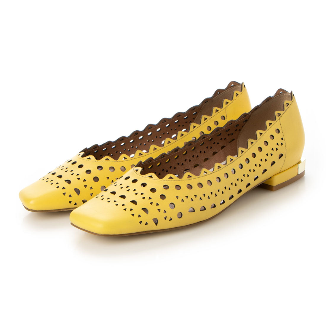 MODE ET JACOMO laser cut flat pumps