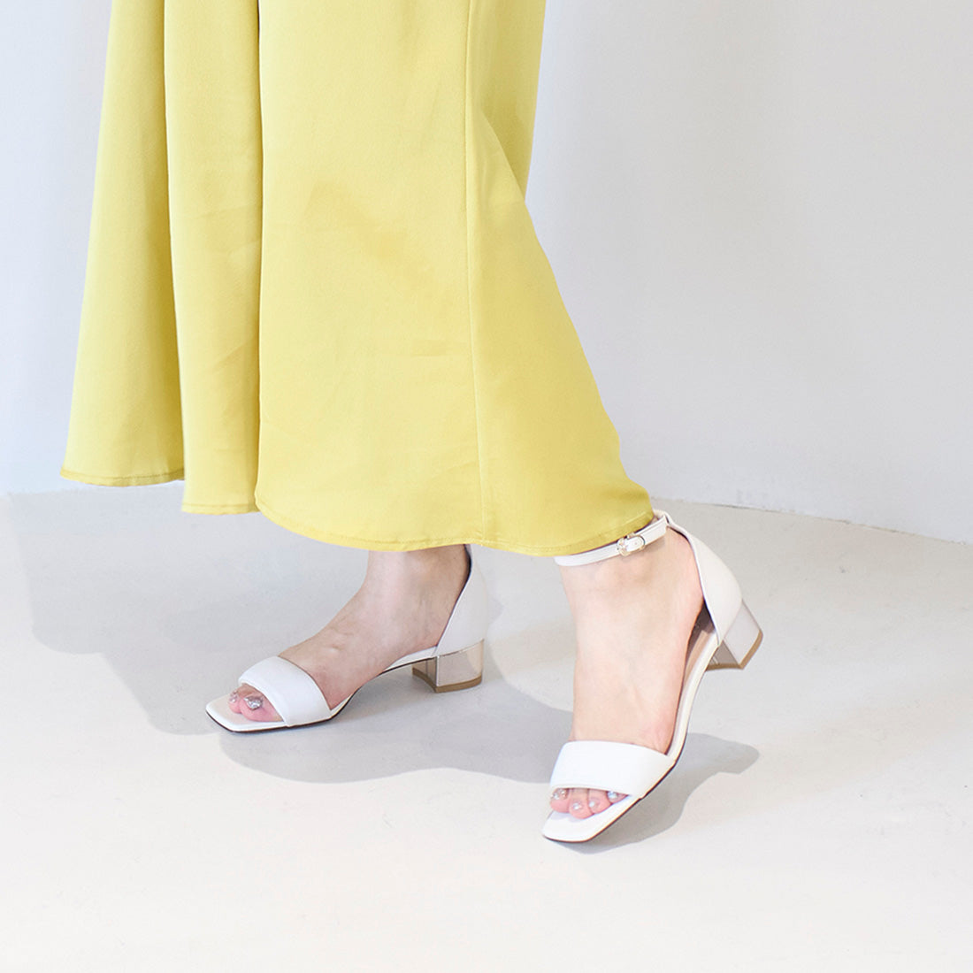 アンクルストラップサンダル