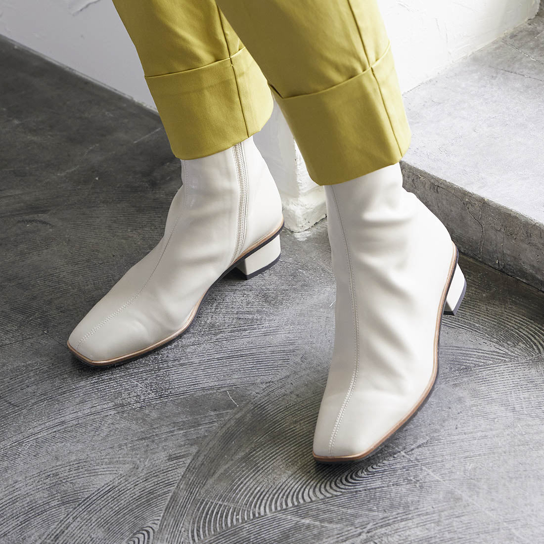 モード エ ジャコモ カリーノ MODE ET JACOMO carino スクエアトゥショートブーツ,アイボリー