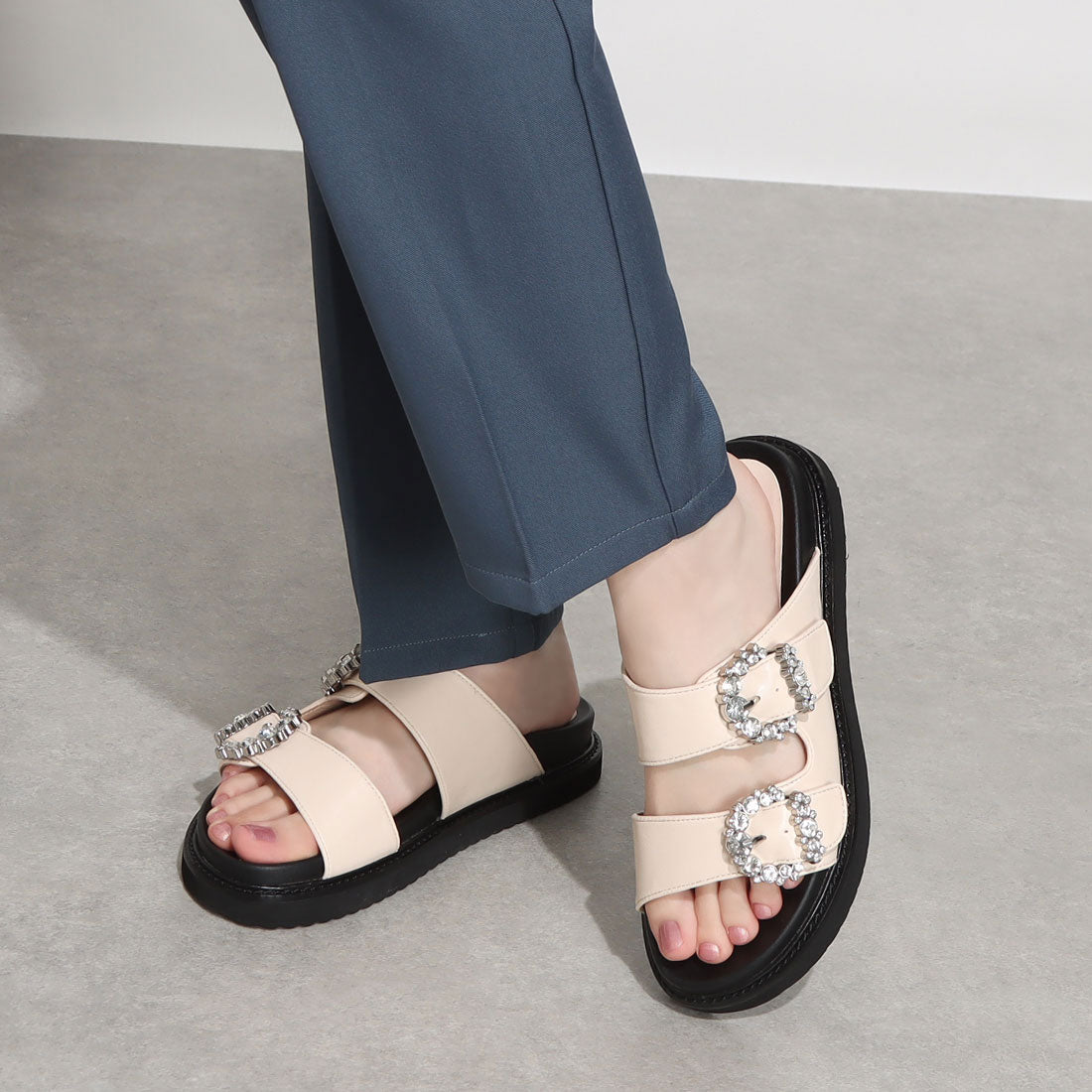 モード エ ジャコモ カリーノ MODE ET JACOMO carino 厚底ビジューバックルサンダル