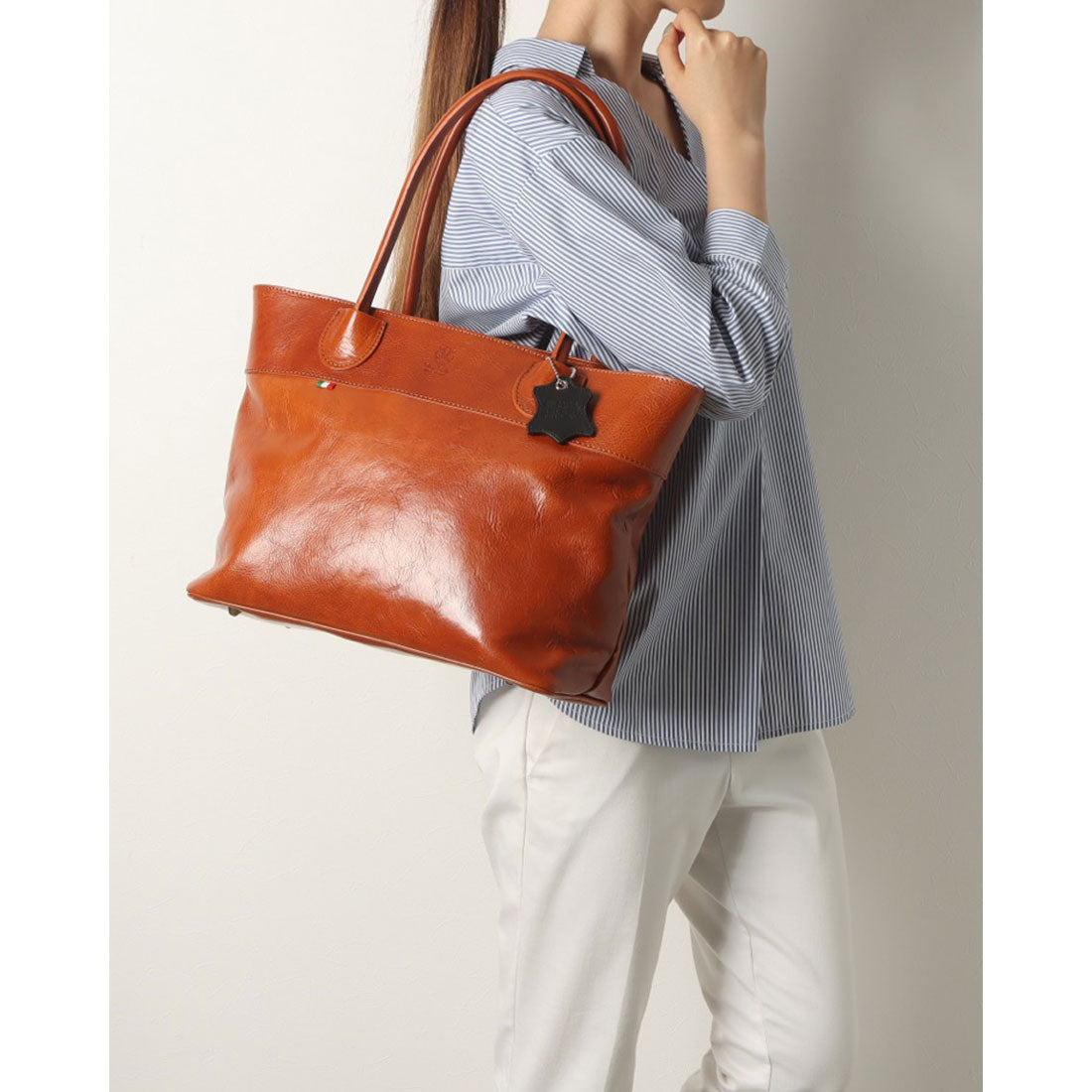 在意大利製造的四室男子包