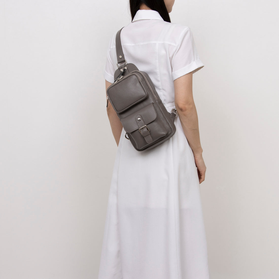 モードフルーレ MODE FOURRURE イタリアンカーフボディバッグ (グレー) グレー