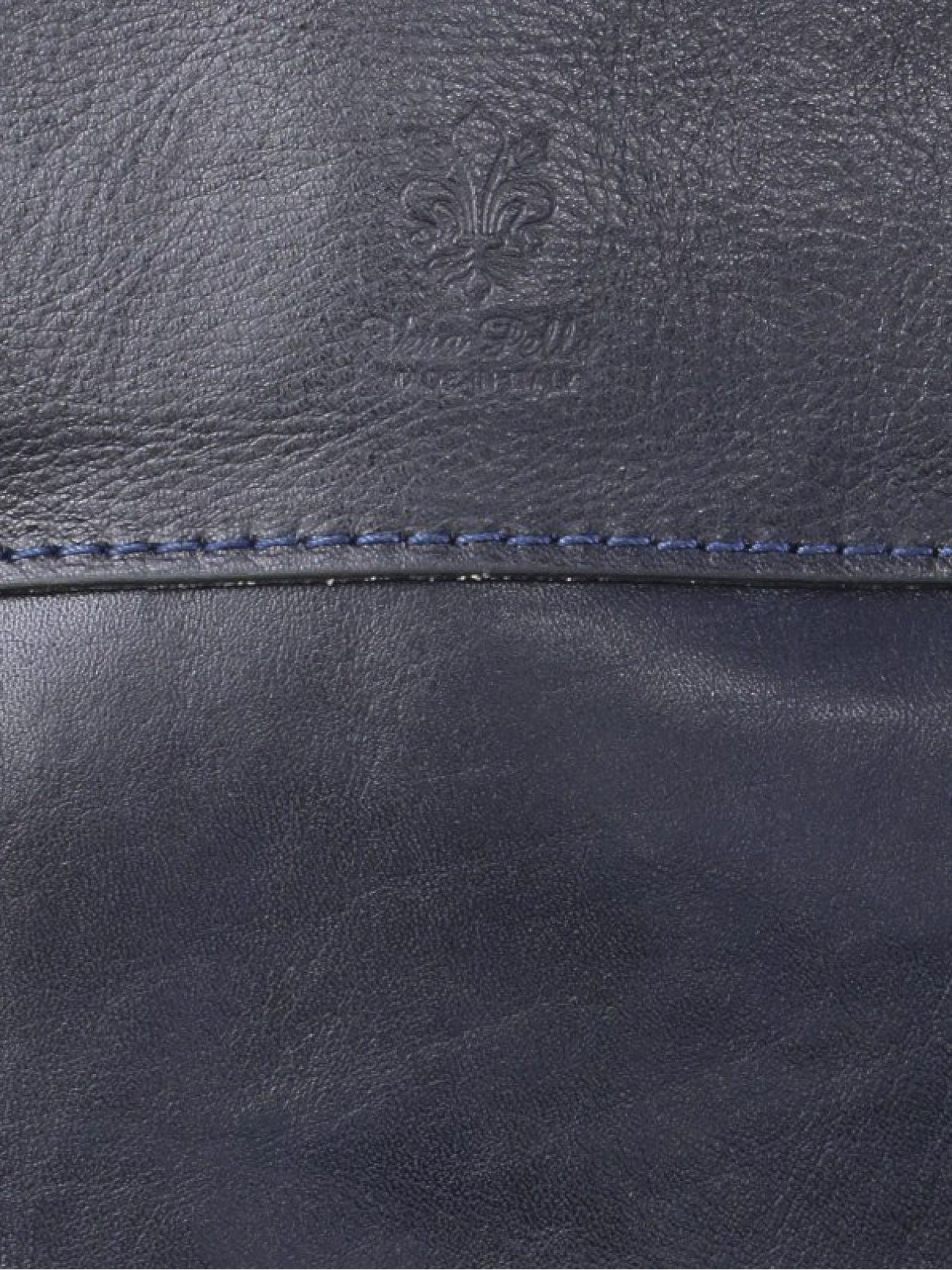 在意大利製造的四室男子包