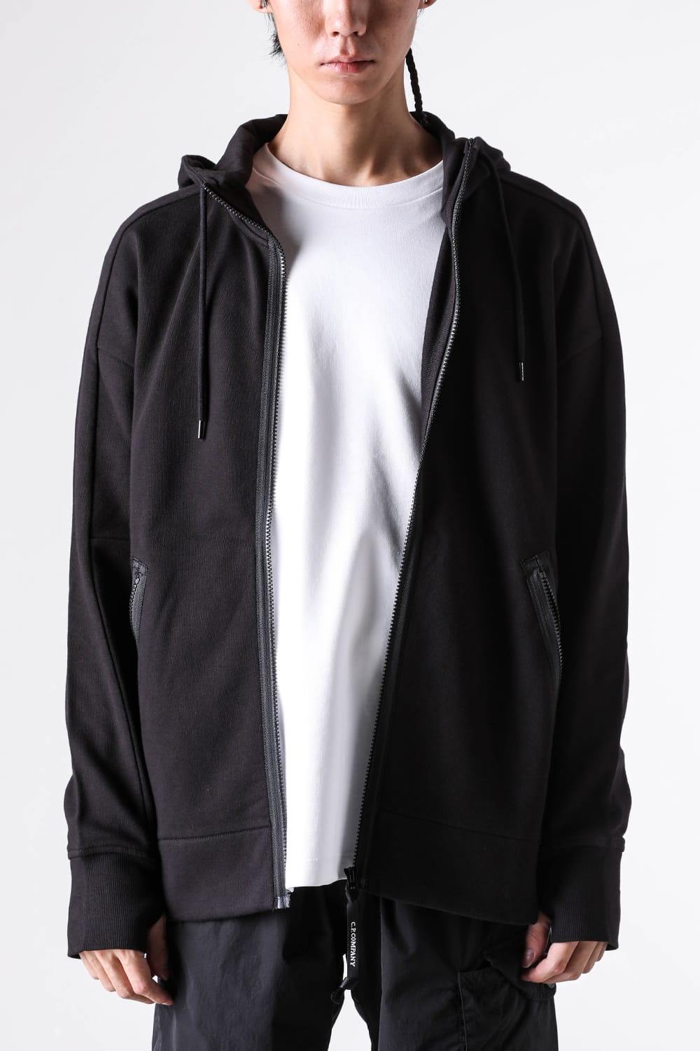 シーピーカンパニー C.P. COMPANY SWSHRT HDD OPEN IN DIAG RSD FLC (BLACK) BLACK